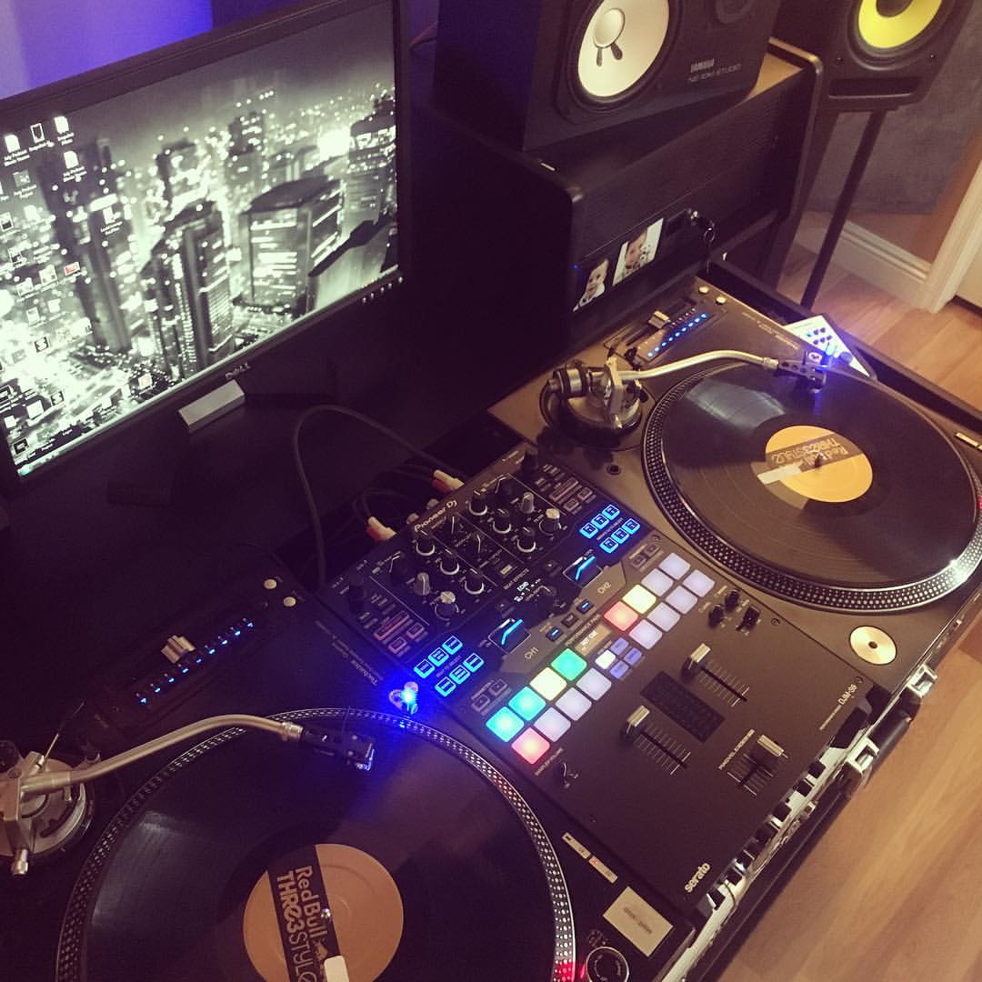 DJ Scene Pioneer DJM-S9 Mixer